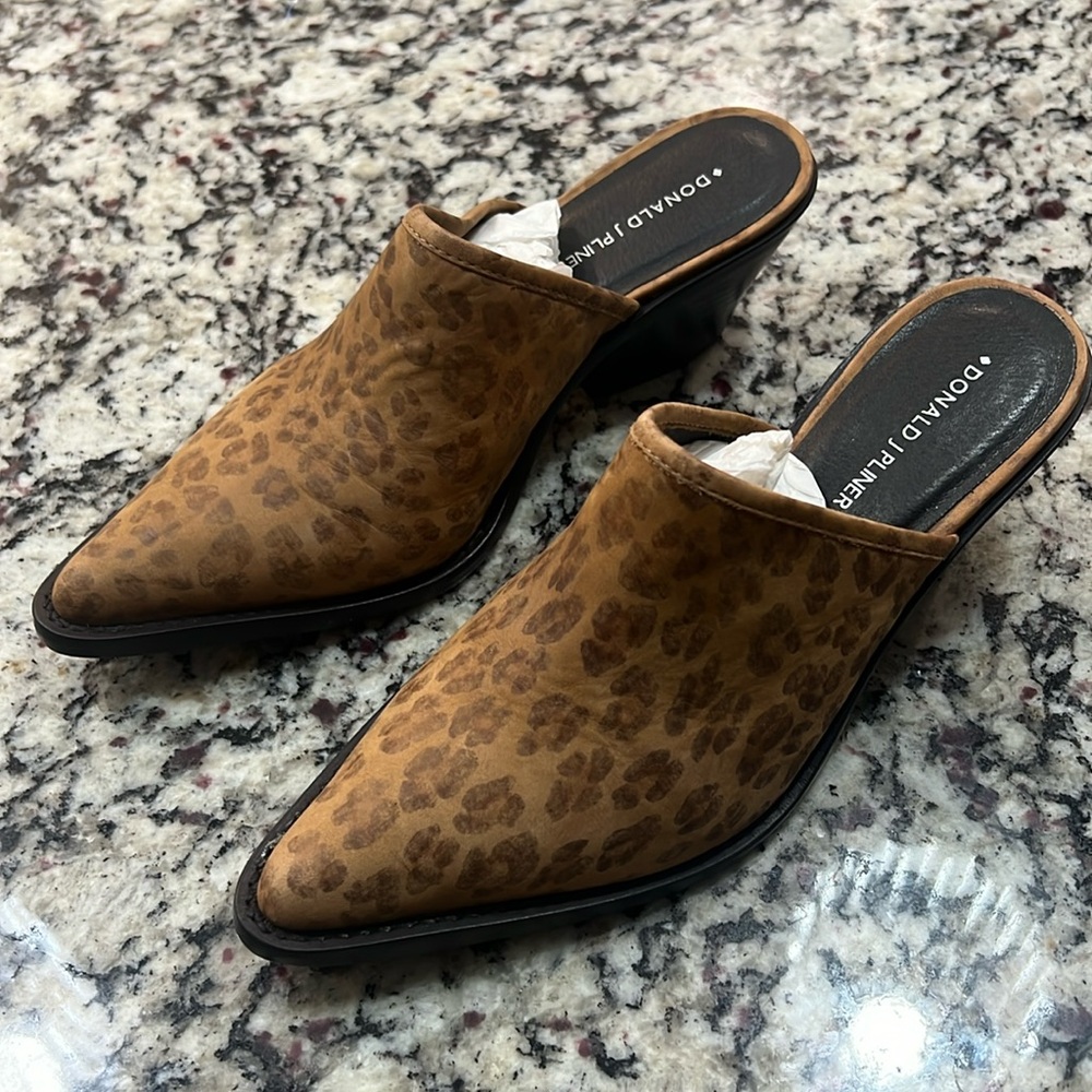 Donald Pliner Leopard/Cheetah Mules